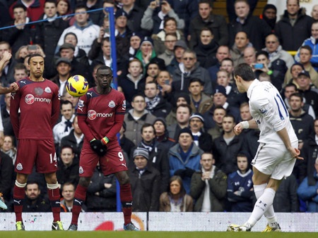 Tottenham hạ gục Newcastle để cũng cố vững chắc vị trí thứ 4