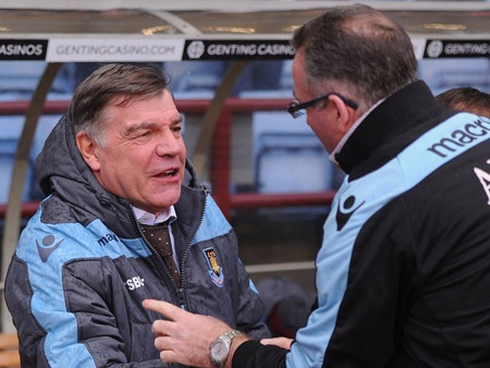 West Ham làm khách trên sân của Aston Villa