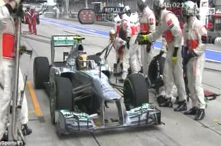 Hamitlon về lại McLaren trong giây lát