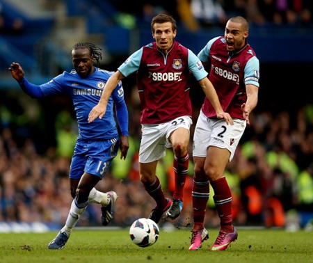 Vị chiến lược gia người TBN cũng không ngồi im lặng theo dõi trận đấu dù Chelsea áp đảo West Ham