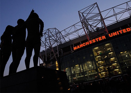 Old Trafford tráng lệ trước trận đấu được xem là siêu kinh điển của bóng đá châu Âu