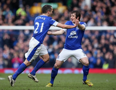 Bàn thắng của Osman giúp Everton vượt lên dẫn trước