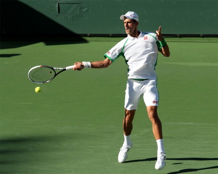 Khởi đầu không tốt, Djokovic vẫn thẳng tiến vào vòng 4 - 1 Djokovic đã khởi đầu trận đấu với phong độ không tốt
