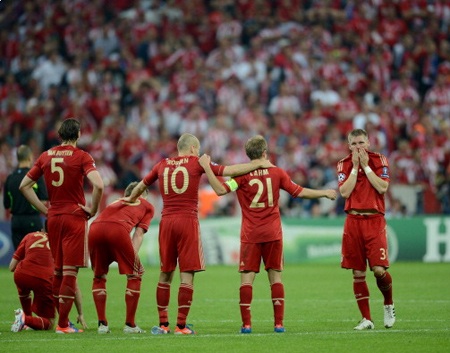 Hãy đưa chiếc cúp Champions League về Munich - 1 Nỗi đau thất bại của Bayern Munich dường như đã chạm đỉnh điểm