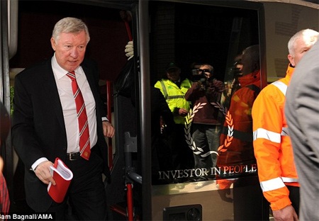 Ferguson đến The Hawthorns trong sự chờ đợi của rất đông CĐV của hai bên