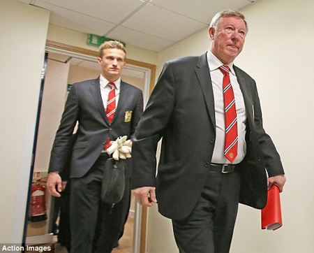 Ông tiến vào SVĐ lần cuối dưới tư cách huấn luyện viên