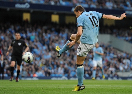 Vượt qua West Brom, Man City củng cố vững chắc vị trí nhì bảng - 1 Dzeko giúp Man City có chiến thắng trước West Brom