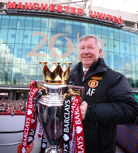 Ferguson & Mancini cùng “mất” việc: Đỉnh cao và vực sâu - 2 Ferguson rời vị trí trên đỉnh cao danh vọng