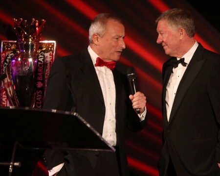 Ferguson trả lời phỏng vấn của người dẫn chương trình Jim Rosenthal