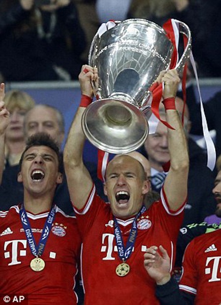 Robben, người hùng của trận đấu với 1 đường kiến tạo và 1 pha lập công
