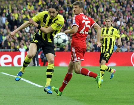 Đội hình xuất sắc nhất Champions League 2012/13 - 4 Hàng thủ của Dortmund đã thi đấu nhiều trận rất hay ở mùa giải năm nay và nổi bật nhất là