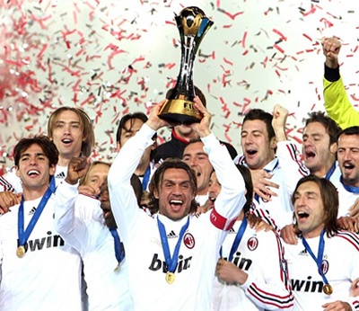 10 hậu vệ trái vĩ đại nhất mọi thời đại - 10 Maldini là một trong những hậu vệ tuyệt vời nhất trong mọi trận đấu.