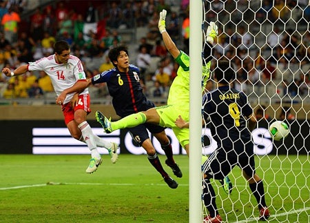 “Hạt đậu nhỏ” tỏa sáng, Mexico hạ gục Nhật Bản - 2 Nhật Bản đã tấn công tốt hơn Mexico trong hiệp 1