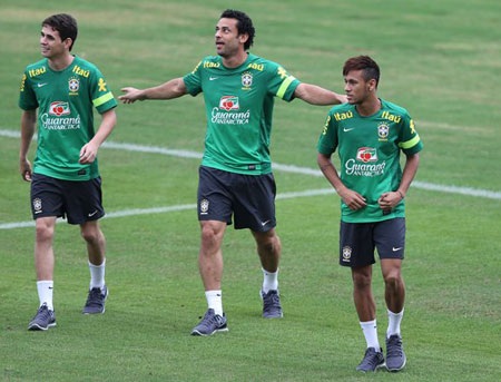 Neymar, Fred, Oscar tiếp tục là những niềm hy vọng lớn của đội chủ nhà