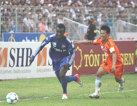 Đá “7 Tây”, Bình Dương chia điểm với chủ nhà Đà Nẵng - 2 Đà Nẵng đã chơi tốt hơn trong hiệp 2
