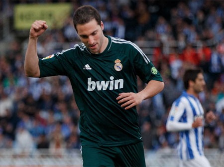 Arsenal có cần Rooney khi đã có Higuain? - 2 Ngày Higuain gia nhập Arsenal sắp tới gần