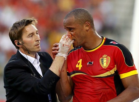 Bác sĩ tuyển Bỉ vất vả mới cầm được máu cho Kompany