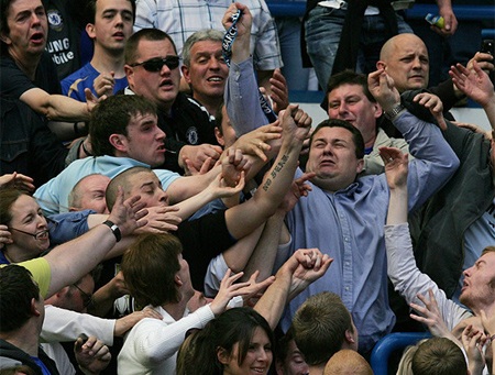 Những bản hợp đồng bom tấn như Michael Essien là điều thường thấy ở các đội bóng Mourinho dẫn dắt.