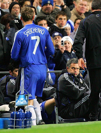 Những bản hợp đồng bom tấn như Michael Essien là điều thường thấy ở các đội bóng Mourinho dẫn dắt.