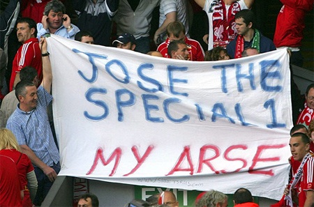 Những bản hợp đồng bom tấn như Michael Essien là điều thường thấy ở các đội bóng Mourinho dẫn dắt.