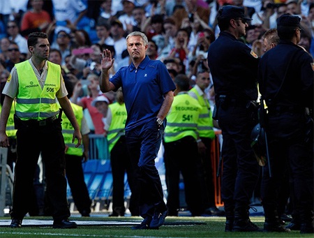 Ở mùa giải thứ 2, Mourinho đã đưa Real Madrid vô địch La Liga