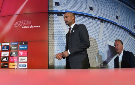 Chiều qua, 24/6 Pep Guardiola chính thức tới Allianz Arena để ra mắt CLB mới