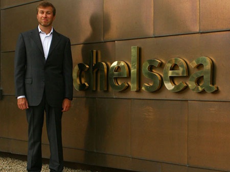 Abramovich và chiếc cúp vô địch Premier League đầu tiên năm 2004