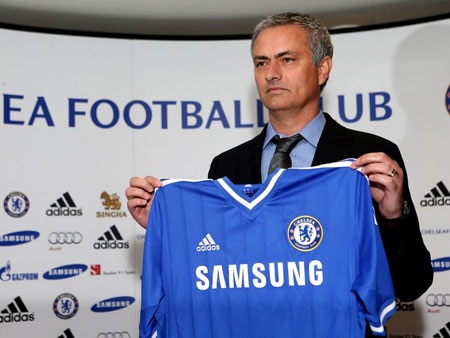 Sau gần 6 năm xa cách, Mourinho lại trở về Chelsea làm thuyền trưởng