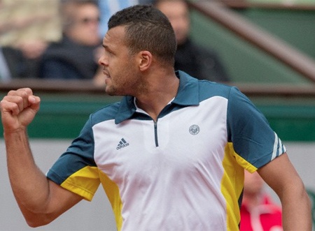 Tsonga chặn đứng “Tầu tốc hành” Roger Federer - 2 Tsonga đã thi đấu khá ổn định khi phải đối đầu với Ferderer