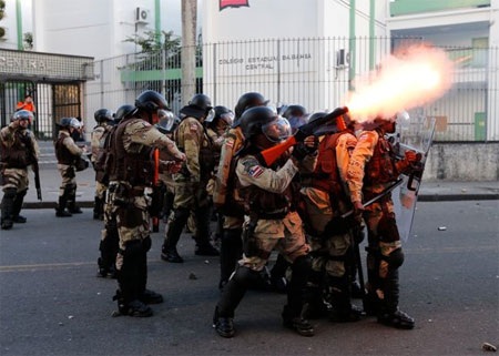 Rất nhiều cảnh sát được huy động để chốt chặn trên nhiều tuyến phố tại Sao Paulo