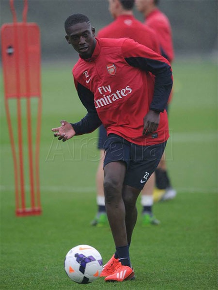 Pha đi bóng của Sanogo