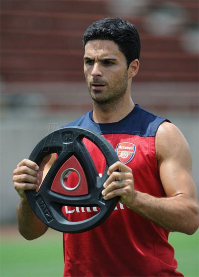 Arteta với bài tập rèn thể lực