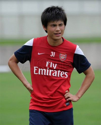 Miyaichi từng theo học bóng đá tại Sylphid F.C ở Nagoya