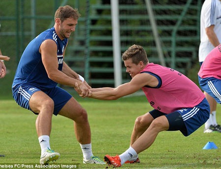 Ivanovic tự tin khỏe hơn hẳn tân binh Marco Van Ginkel