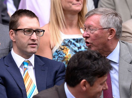 Ferguson khá sôi nổi nói chuyện trước trận đấu