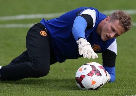 Thủ thành Lindergaard đã không được thi đấu ở Thái Lan