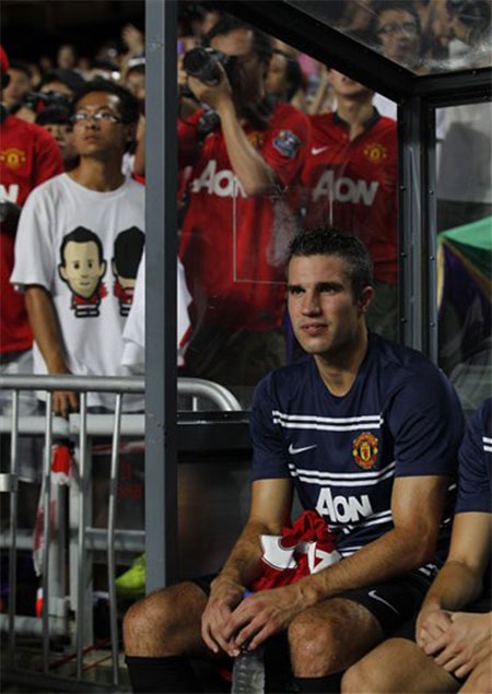 Van Persie không đá chính ở trận này