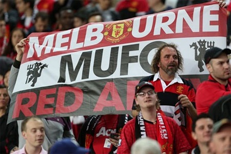 Tấm biểu ngữ ủng hộ MU của CĐV Australia