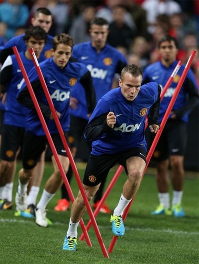 Cleverley thực hiện một bài tập