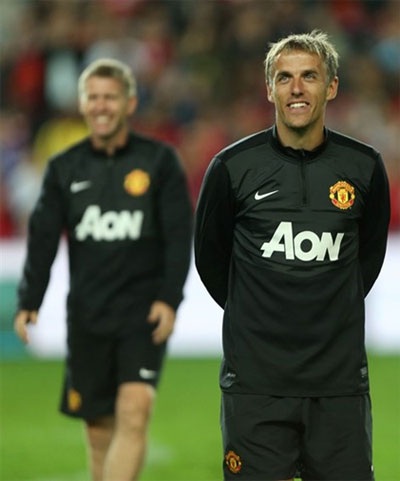 Phil Nevill tươi cười trước sự cuồng nhiệt của khán giả Australia