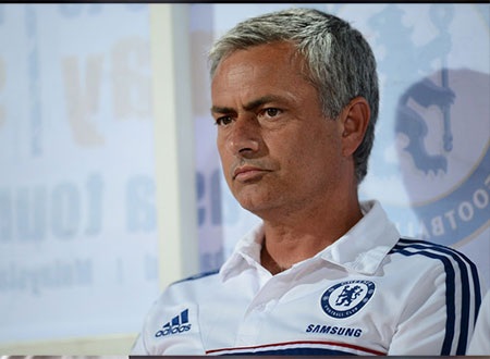 Mourinho đang cố tình chọc phá MU? - 1 Mourinho liên tục mời gọi Rooney