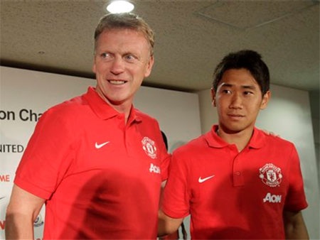 Kagawa đã cùng với HLV David Moyes có buổi họp báo tại Nhật Bản 