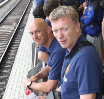 Moyes đang chờ tàu tới