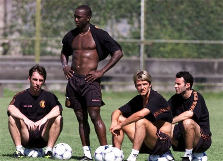 Gary Neville, Dwight Yorke, David Beckham và Ryan Giggs tại World Club Championship tháng 1/2000