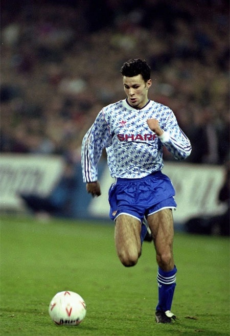 Cầu thủ trẻ Ryan Giggs năm 1992