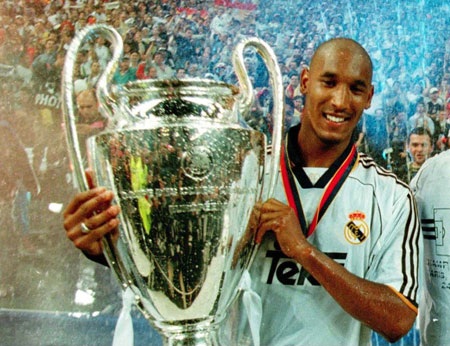Cùng đội bóng này Anelka có chức vô địch Champions League năm 2000