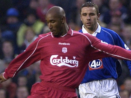 Anh cũng cùng tuyển Pháp đăng quang tại Euro 2000