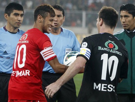 ...cầu thủ người Brazil vừa trở thành đồng đội mới của Messi tại Barca