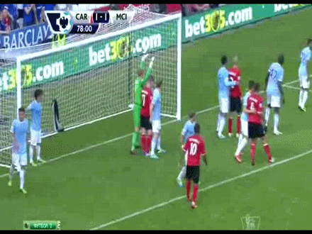 Man City gục ngã trên sân của tân binh Cardiff - 6 Mô tả pha đánh đầu ghi bàn lên 2-1 của Campbell