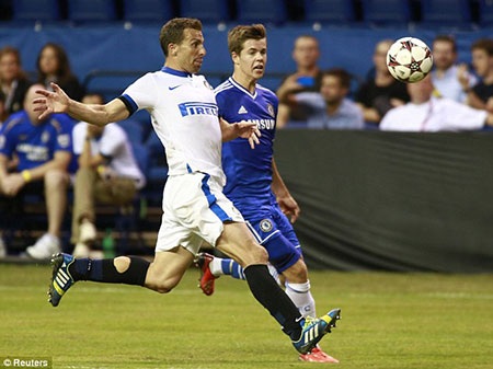 Van Ginkel cũng có cơ hội ra sân.